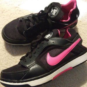 NIKE HURACHE WOMEN'S TENNIS WALKING SHOE - SIZE 8